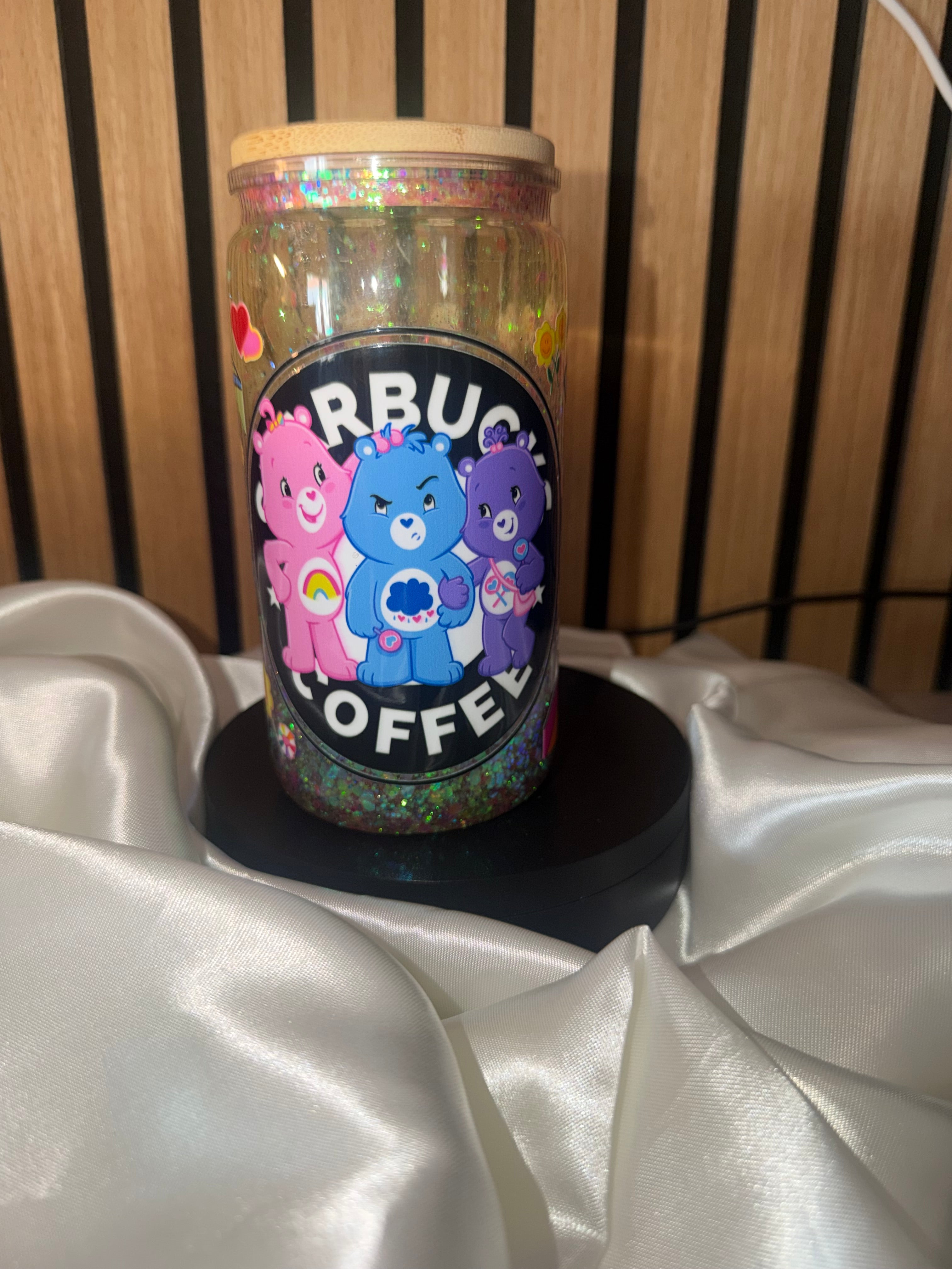 🌈 Gobelet Snowglobe « Effet Paillettes Lentes » – Bisounours