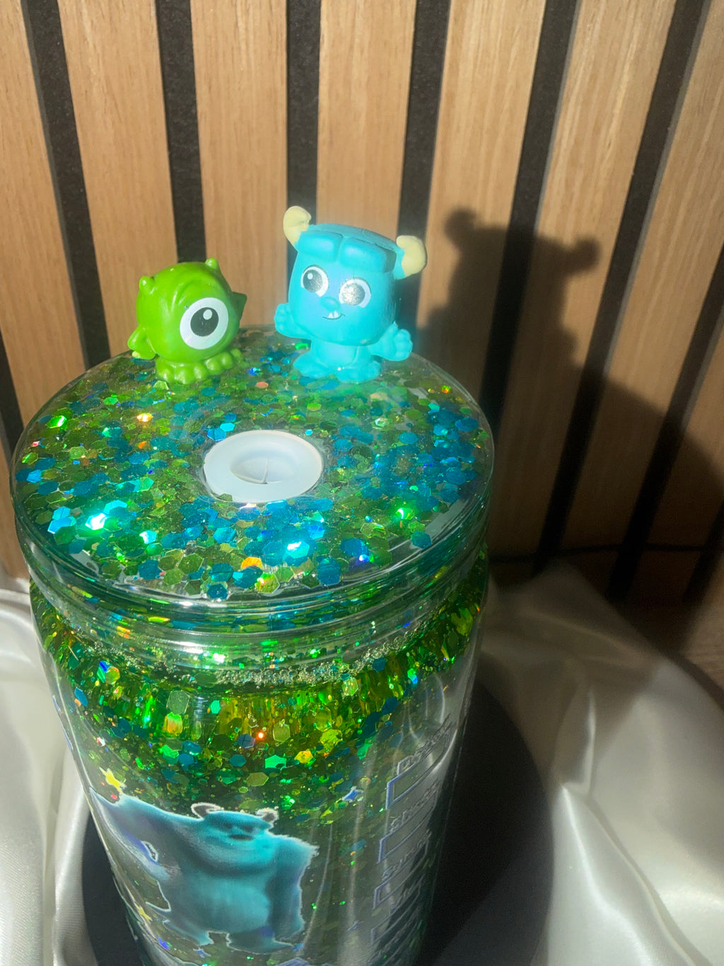 💚 Gobelet Snowglobe « Effet Paillettes Suspendues » – Monstres Academy