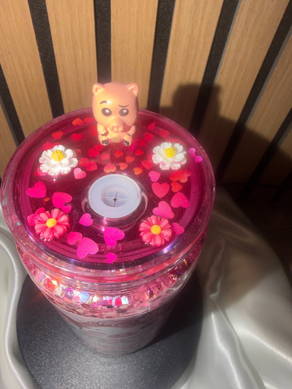 🐷 Gobelet Snowglobe « Effet Paillettes Suspendues » – Petit Cochon