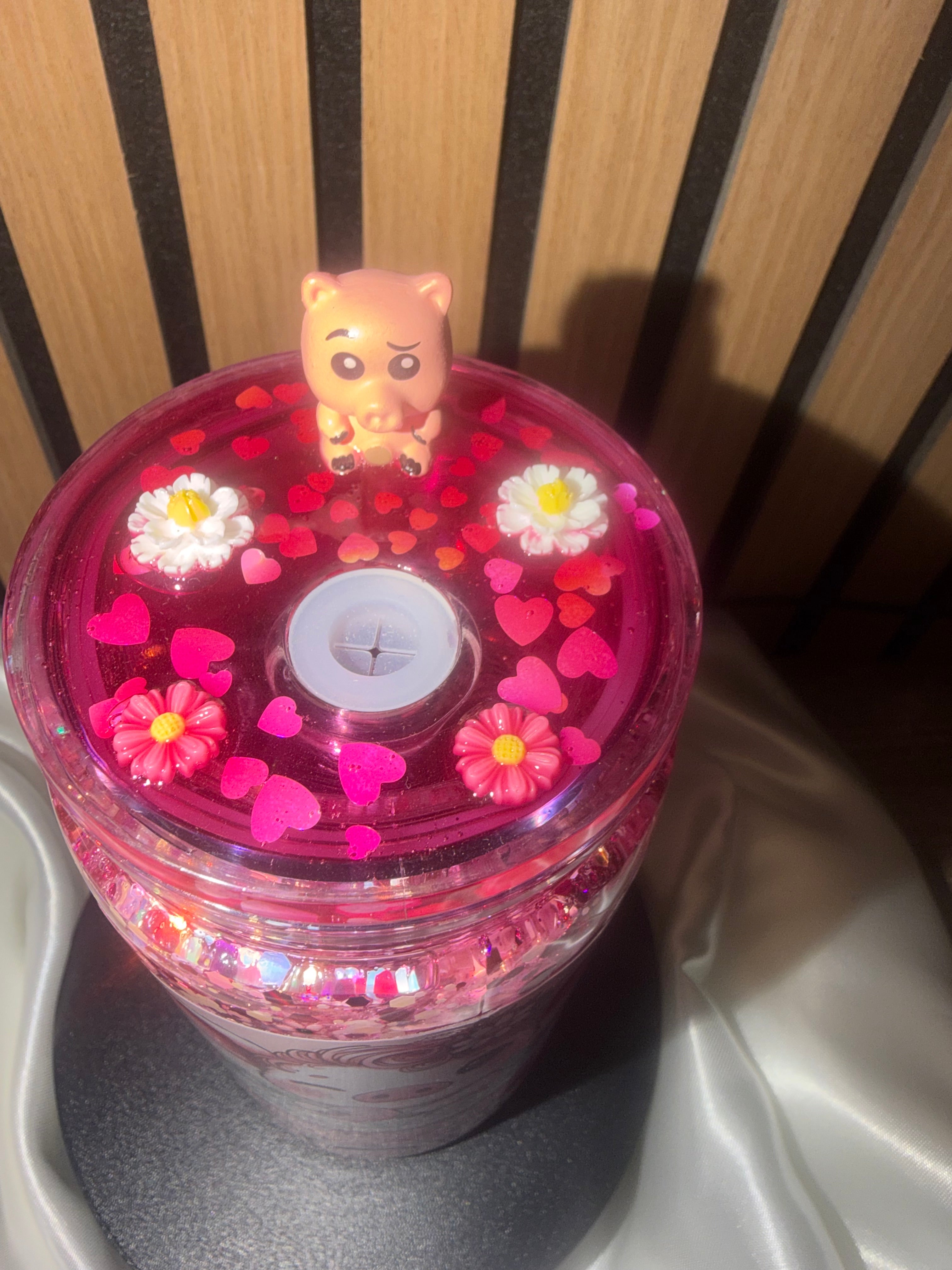 🐷 Gobelet Snowglobe « Effet Paillettes Suspendues » – Petit Cochon